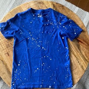 Boys blue splattered shirt. Size small